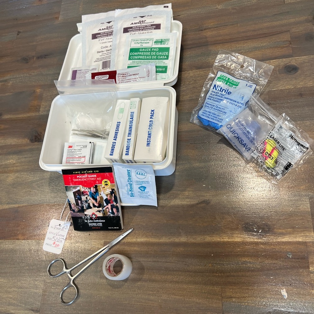 White First Aid Kit - Picture 6 of 9